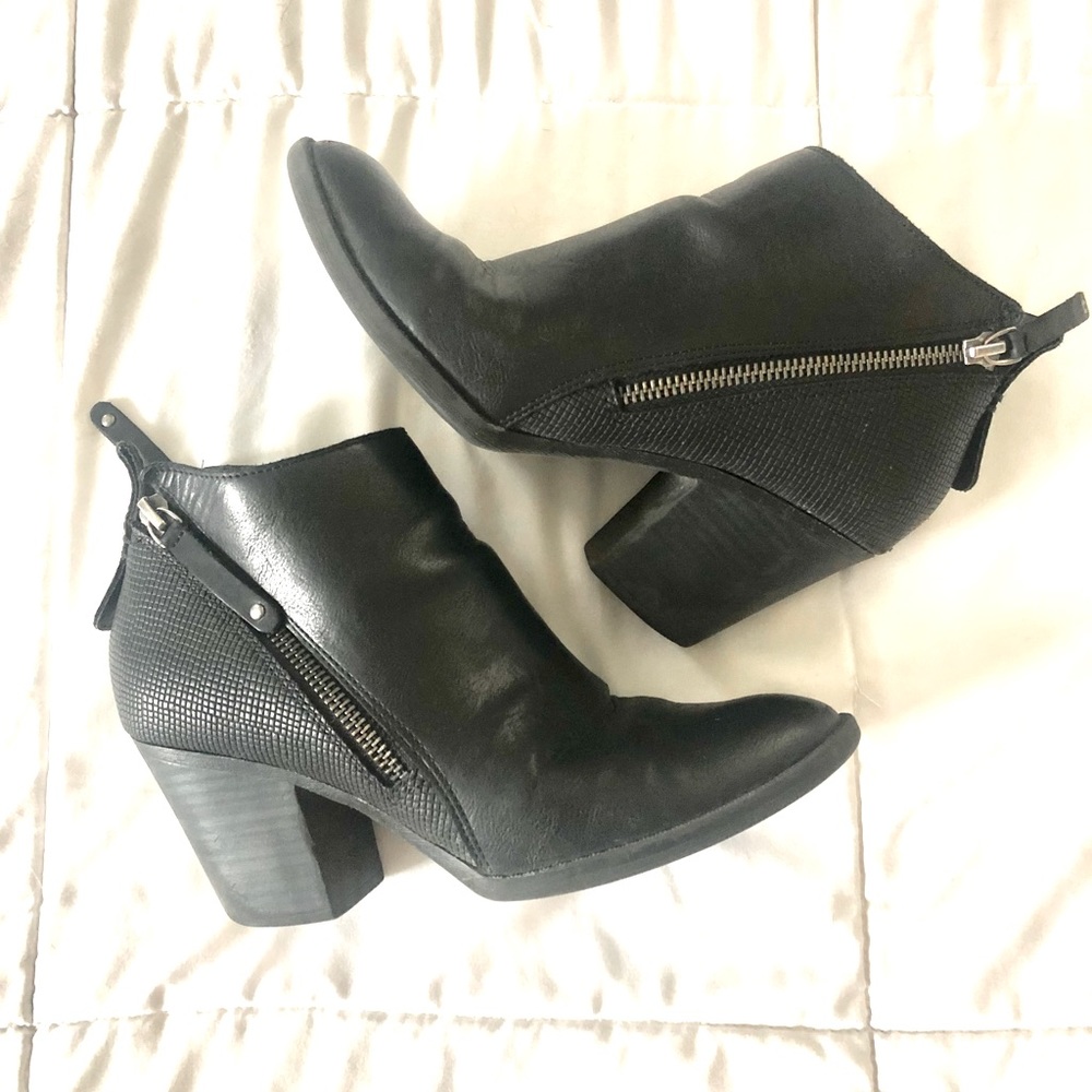 dv brand, zip-up, black booties